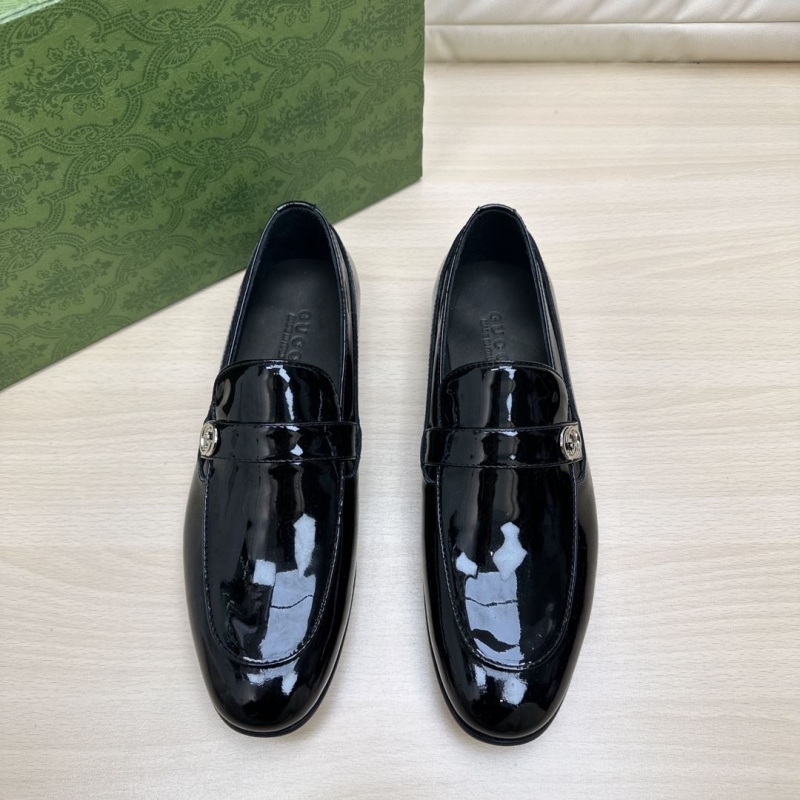 G*u*i leather shoes